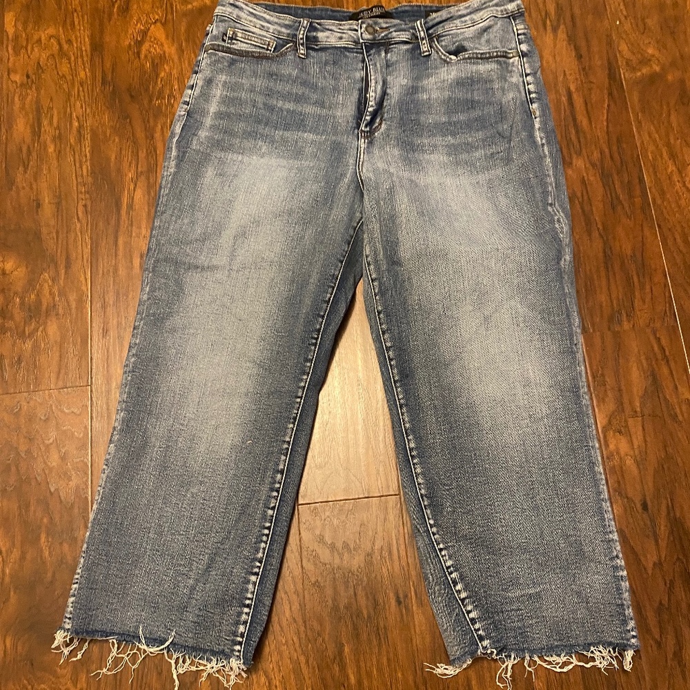 Judy Blue Wide Leg Crop with Raw Hem - Size 15/32